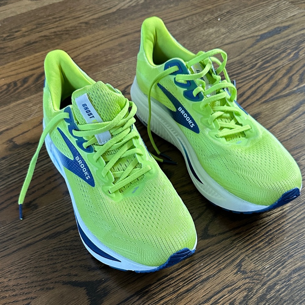 Brooks Men’s Ghost EUC (size 11) - Picture 2 of 7